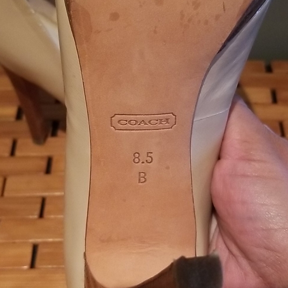 Coach nude heels sz 8.5 EUC - Picture 9 of 9